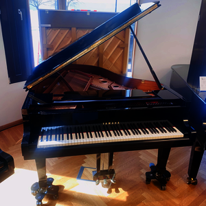 Flügel YAMAHA Mod. C3 M, Länge 1,86 m schwarz poliert